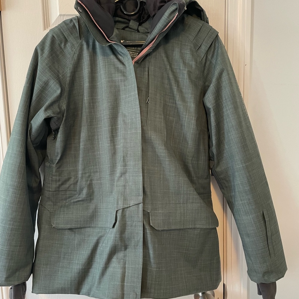 Women’s Helly Hansen insulated ski/ snow board winter jacket coat green large